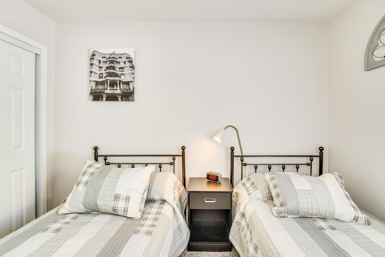 Henderson Retreat Near Dining And Mead! Holiday home Las Vegas